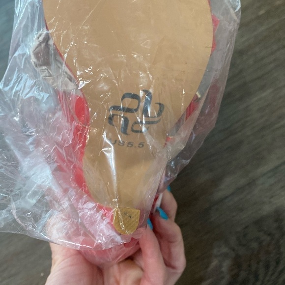 NWT BURJU Amante Thick Ankle Strap Heeled Sandals | Red | 5 1/2 - Picture 5 of 10